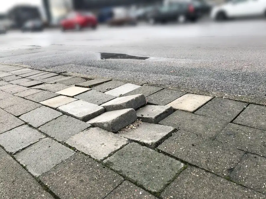 Common Signs Your Driveway Needs Professional Repair in Seaford, NY Common Signs Your Driveway Needs Professional Repair in Seaford, NY